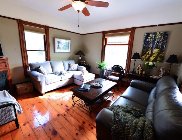 WalnutGrove-Livingroom